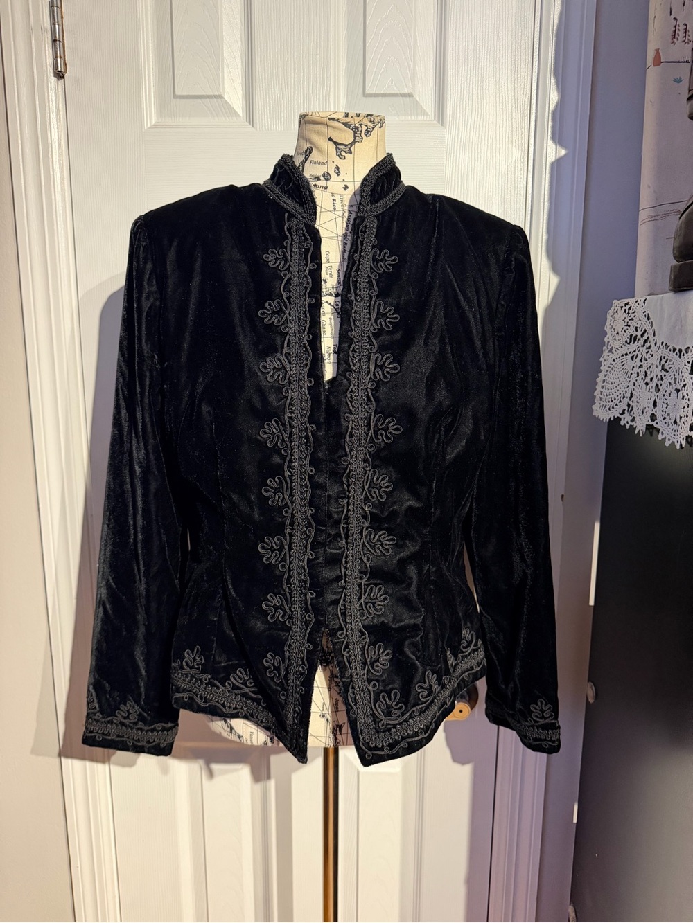 Farinae Velvet Vintage Ornate Soutache Embroidered Black Evening Jacket 14